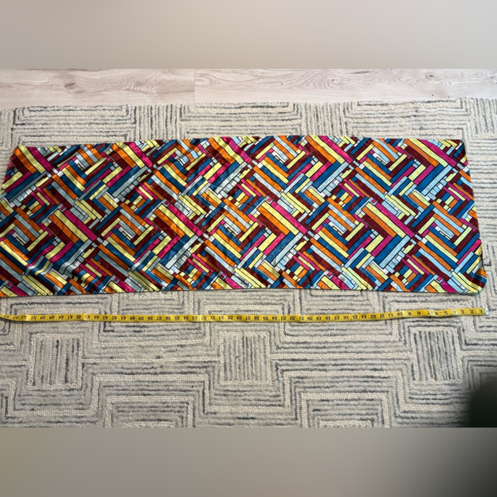 EVOLVE “Silky” by Firstline-USA head wrap/scarf/neck wrap. Geometric print.